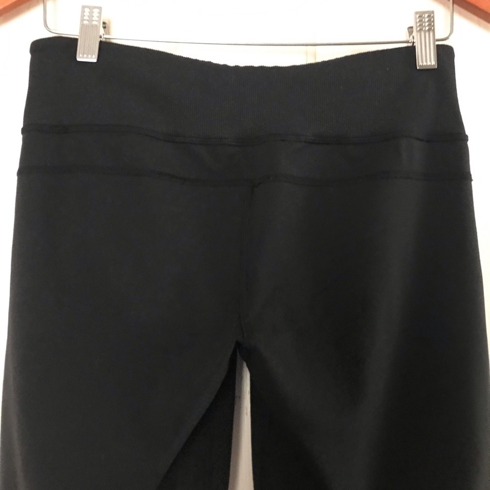 Lululemon Still Crop 15” Inseam Ribbed Waist Black Size 6 - Picture 5 of 8